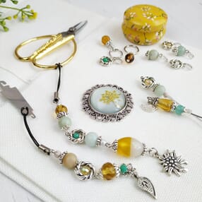 flora,mayachok,igla,markeri,korobki,